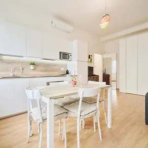 https://apt-cenisio-2-elyon.it-lombardy.com